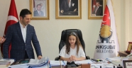 KÜÇÜK BAŞKAN HİZMETİ KENDİ OKULUNDAN BAŞLATTI