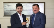 MAVİ KAPAK PROJESİ AYIN GÖNÜLLÜLÜK HAREKETİ SEÇİLDİ