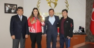 MİLLİ HALTERCİMİZ MELİKE GÜNAL’DAN ÜÇ BRONZ MADALYA