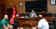 MİLLİ YÜZÜCÜ ÖZTÜRK’TEN BAŞKAN GÜNGÖR’E ZİYARET