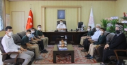 MÜNAZARA VE HAFIZLIK YARIŞMALARINDA DERECEYE GİREN ÖĞRENCİLERİMİZ ÖDÜLLENDİRİLDİ