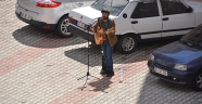 Müzik bölümü öğrencisinden evde kalanlara morel konseri