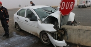Otomobil beton bariyerlere çarptı: 1 ölü, 5 yaralı