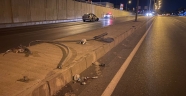 Otomobil beton elektrik direğine çarptı: 1 yaralı