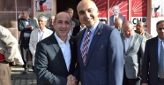 ÖZTUNÇ'A İSTANBUL'DAN GELEREK DESTEK OLDU