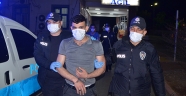 Polisin şüphelendiği otomobilden silah ve kesici aletler ele geçirildi