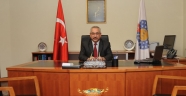 Rektör Deveci TRT Çukurova Radyosu Yayınına Katıldı: Giysi Bankası’nı Anlattı