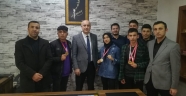 ŞAMPİYON ÖĞRENCİLER'DEN AYDOĞAN’A ZİYARET