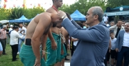 ŞAMPİYONLAR DEREKÖY ER MEYDANINDA