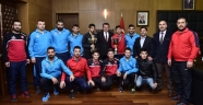 ŞAMPİYONLARDAN BAŞKAN ERKOÇ’A ZİYARET