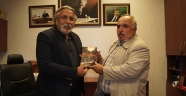 Sanko Holding Basın Müdürü Halil Cengiz Çiçek'e anlamlı hediye