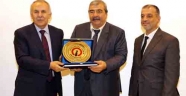 SANKO HOLDİNG ONURSAL BAŞKANI KONUKOĞLU’NDAN ÖĞRENCİLERE