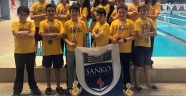 SANKO’LU KÜÇÜK YÜZÜCÜLER BÖLGE YARIŞLARINA GİDİYOR