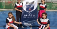 SANKO OKULLARI KÜÇÜK KIZ TENİS TAKIMI İL ÜÇÜNCÜSÜ OLDU