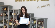 SANKO OKULLARI ÖĞRENCİSİ AZRA AKKUŞ’A BÜYÜK ÖDÜL
