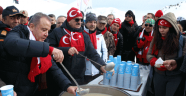 Sarıkamış şehitleri için Saklıkent Kayak Merkezi'nde yürüyüş düzenlendi
