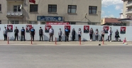 Şehit polislerin resimleri Bölge Trafik Denetleme İstasyon Amirliğinin duvarına çizildi