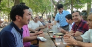 Tam 21 Yıl Sonra Aynı Sıralara Oturup Hasret Giderdiler…