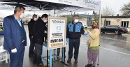 TÜRKOĞLU BELEDİYESİ PAZAR ESNAFINDAN İŞGALİYE ÜCRETİ ALMAYARAK, MASKE VE ELDİVEN DAĞITIMI GERÇEKLEŞTİRDİ