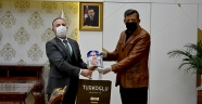 Türkoğlu Belediyesinden kamu çalışanlarına hijyen seti