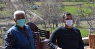 Türkoğlu Tabur Komutanı Gümüşay, şehit ailesini ziyaret etti