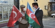 TÜRKOĞLU'NDA, AZERBAYCAN VE TÜRK BAYRAĞI BİRLİKTE DALGALANIYOR