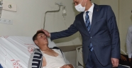 Vali Erin, kazada yaralanan öğrencileri hastanede ziyaret etti