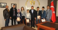 WUSHU TÜRKİYE ŞAMPİYONLARINDAN İL MÜDÜRÜ KABAKCI’YA ZİYARET
