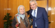 YAŞLILAR TOPLUMUN AYNASIDIR