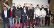 ‘Yılın Başarılı Gazetecileri’ ödüllerini aldı