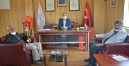Yolda bulduğu parayı sahibine teslim etti