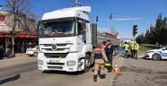 Yolun karşısına geçerken tırın ezdiği kadın öldü