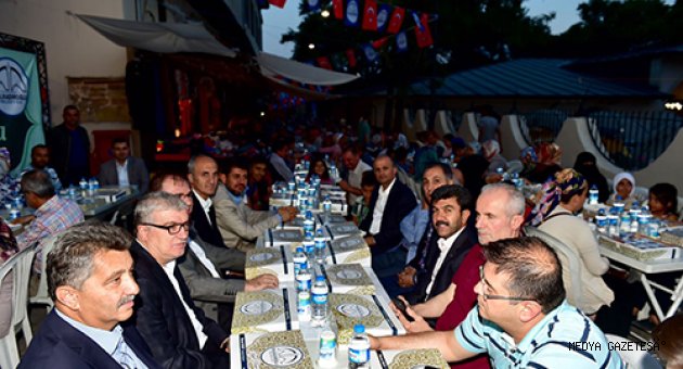 TARİHİ KAPALI ÇARŞI ESNAFI İFTARDA BULUŞTU