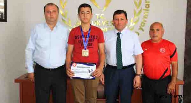 TİYEK MİNİKLERDE TÜRKİYE 1. Sİ OLDU