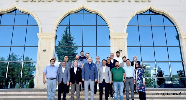 Türkiye'nin kalkınması için mücadele eden sivil toplum kuruluşuyuz