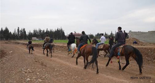 TÜRKOĞLU’NDA AT YARIŞLARI