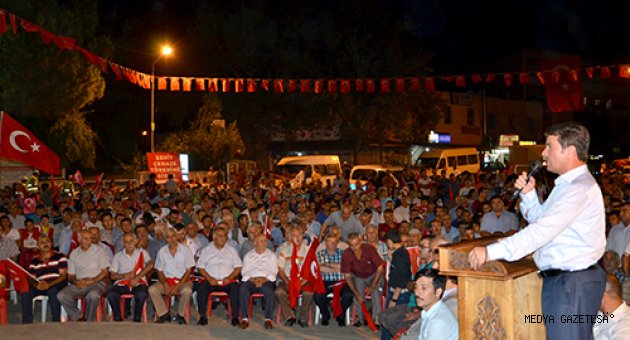 TÜRKOĞLU’NDA DEMOKRASİ ŞEHİTLERİ İÇİN MEVLİT OKUNDU