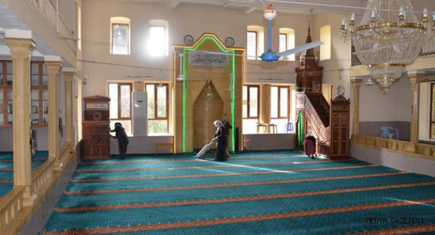 TÜRKOĞLU'NDA CAMİLER TEMİZLENİYOR