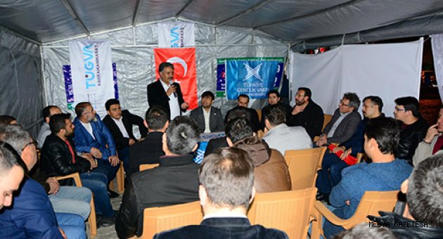UĞUR DİLİPAK’DAN EVET ÇADIRINA MARŞLI DESTEK