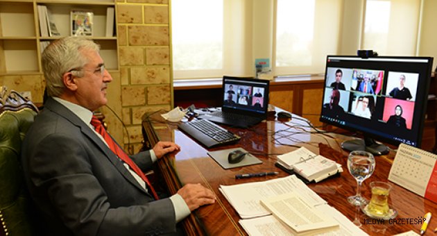 Üniversitemiz Rektörü Prof. Dr. Niyazi Can, Milli Eğitim Bakanlığınca Organize Edilen Benim Tercihim Programı Canlı Yayında Öğrencilerin Sorularını Yanıtladı