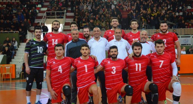 Voleybol takımını 3-1 mağlup etti
