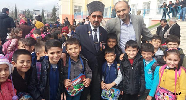 Yahya Kemal’in Miniklerinin Gazi Dedeleriyle Buluşması Muhteşemdi.