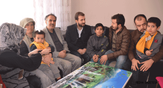 Yardımsever gençler, ihtiyaç sahibi aileye