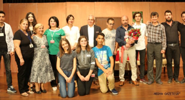 YEDİ OYUNLA “SAHNE” DEDİLER