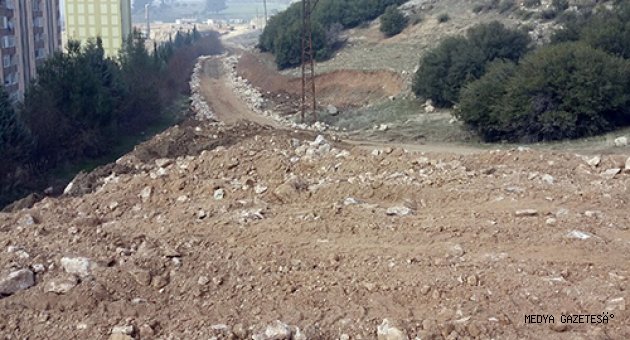 YILDIZEVLER’İN YOLU YAPILIYOR