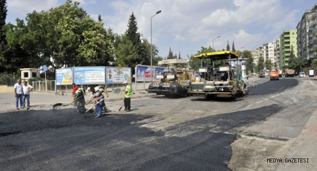 ZÜBEYDE HANIM CADDESİNE ASFALT